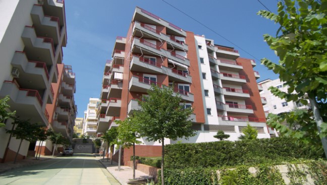 Paradoksi: Ne 6 vjet pagat u rriten me 5 per qind, ndersa apartamentet me 43 per qind